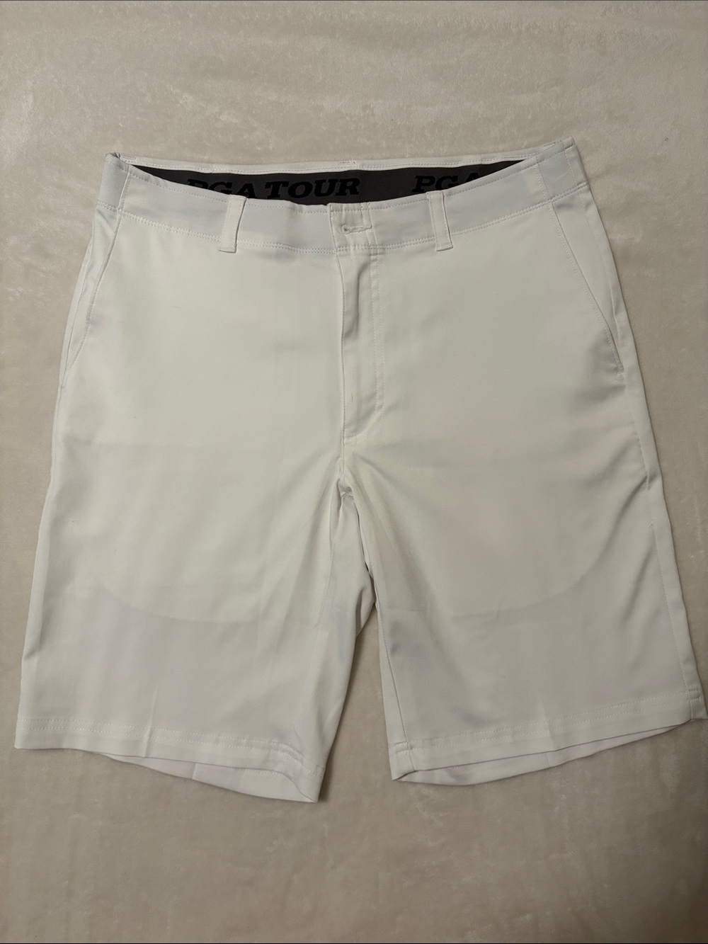 PGA TOUR mens size 34 White Performance Golf Shorts